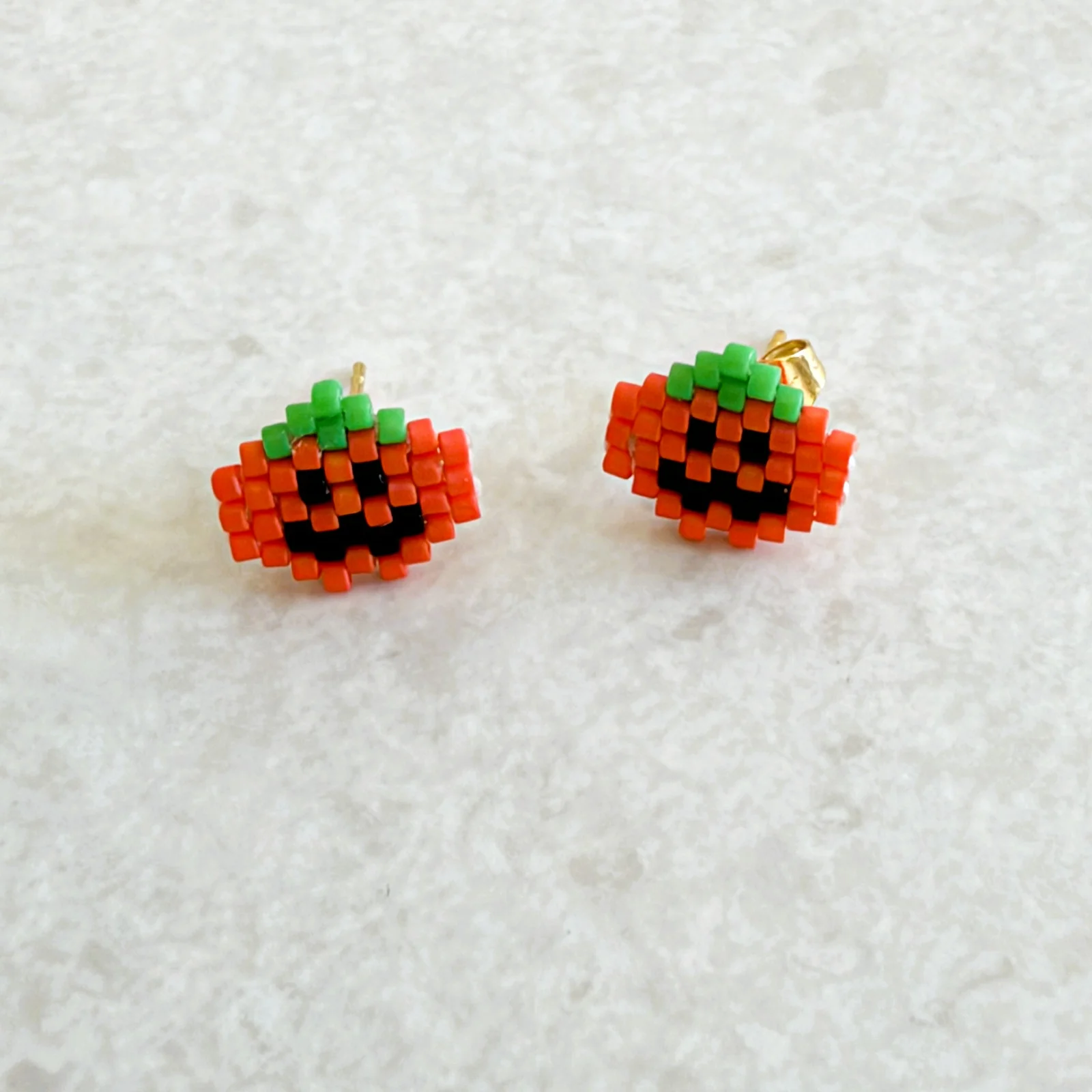 Aretes Topos Miyuki XXS